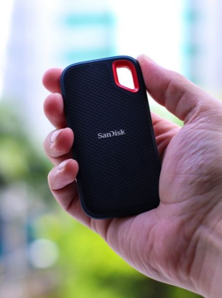 woman-hand-office-internet