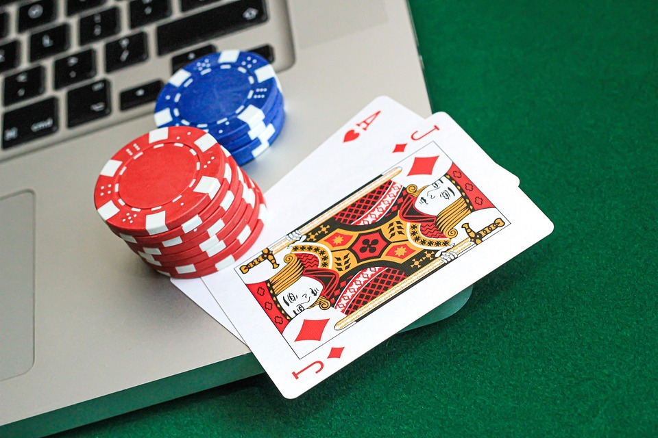 What Are the Major Roles of Online Casinos